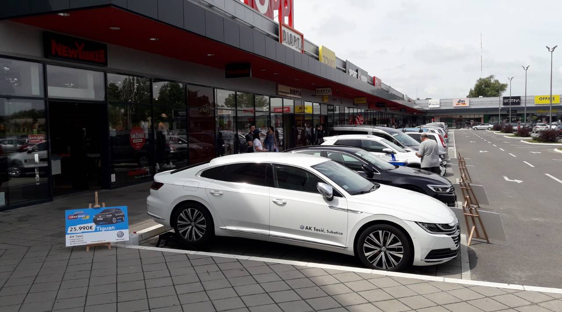 AK Tasić u RP Shoppi