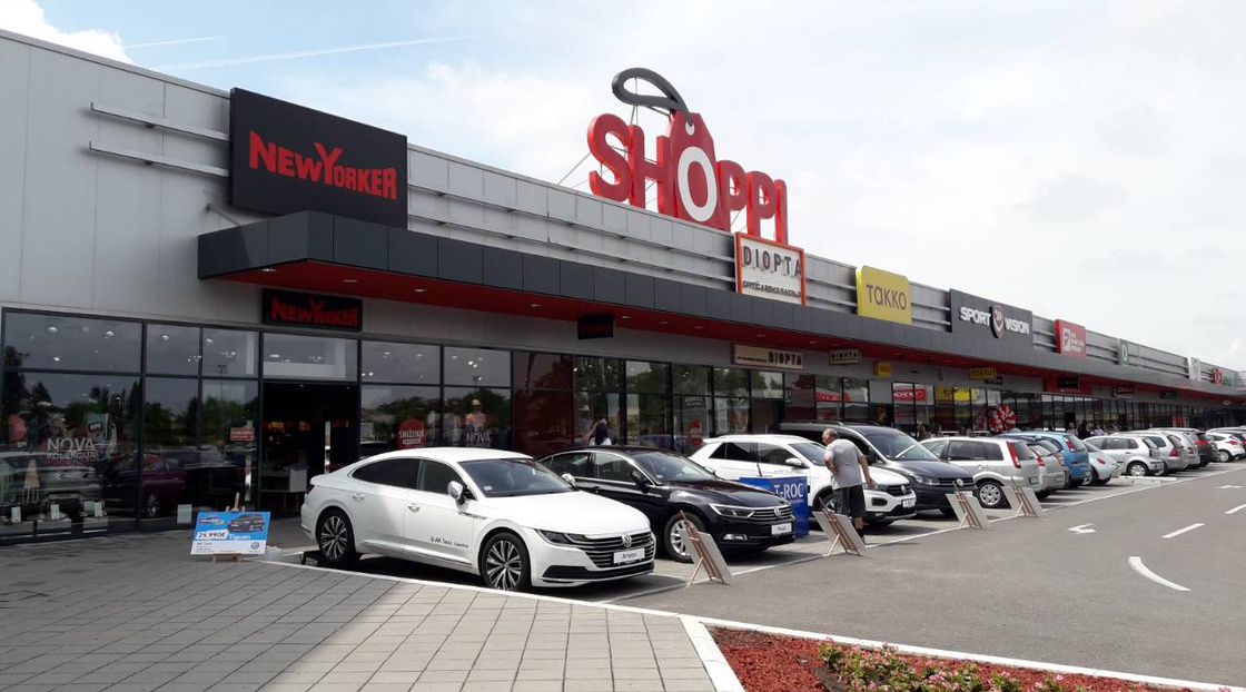 AK Tasić u RP Shoppi