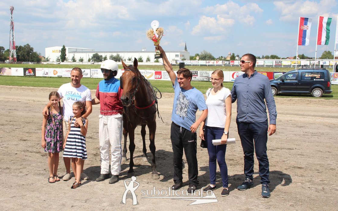 AK Tasić na trkama "Dužijanca"