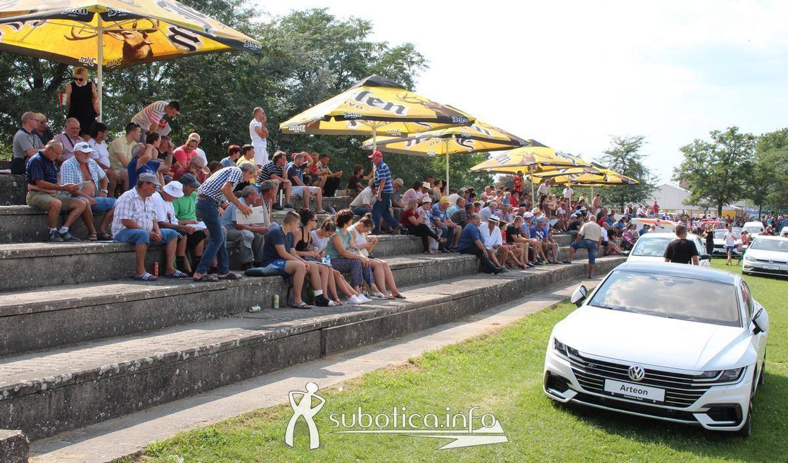 AK Tasić na trkama "Dužijanca"