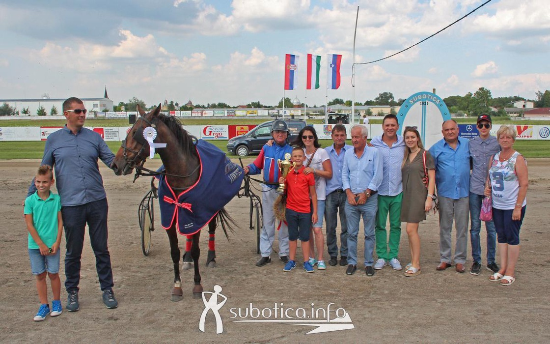 AK Tasić na trkama "Dužijanca"