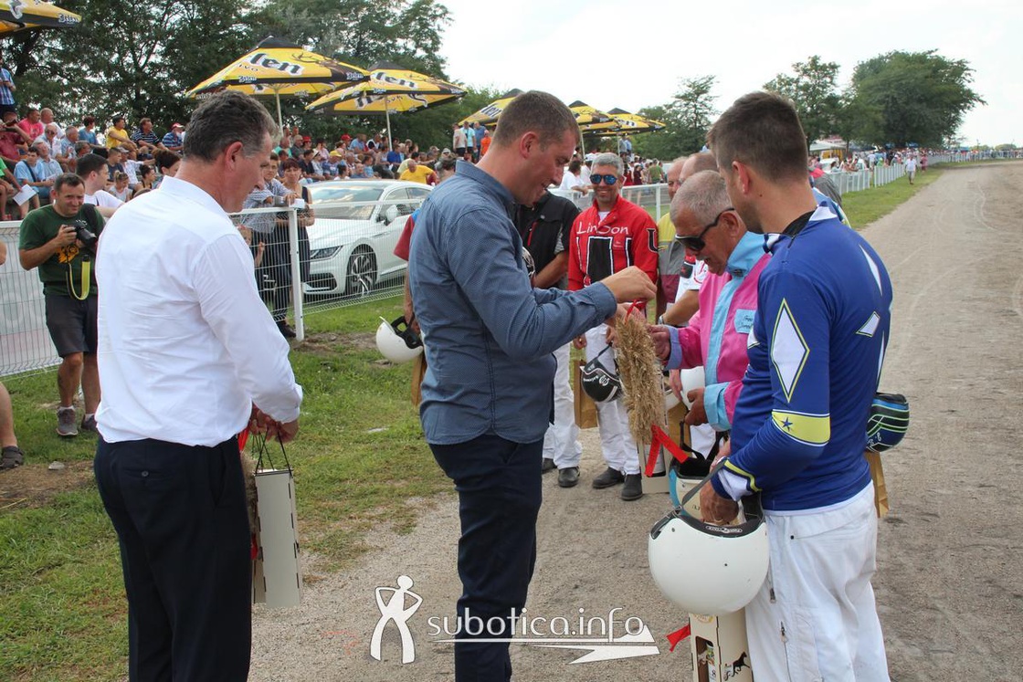 AK Tasić na trkama "Dužijanca"